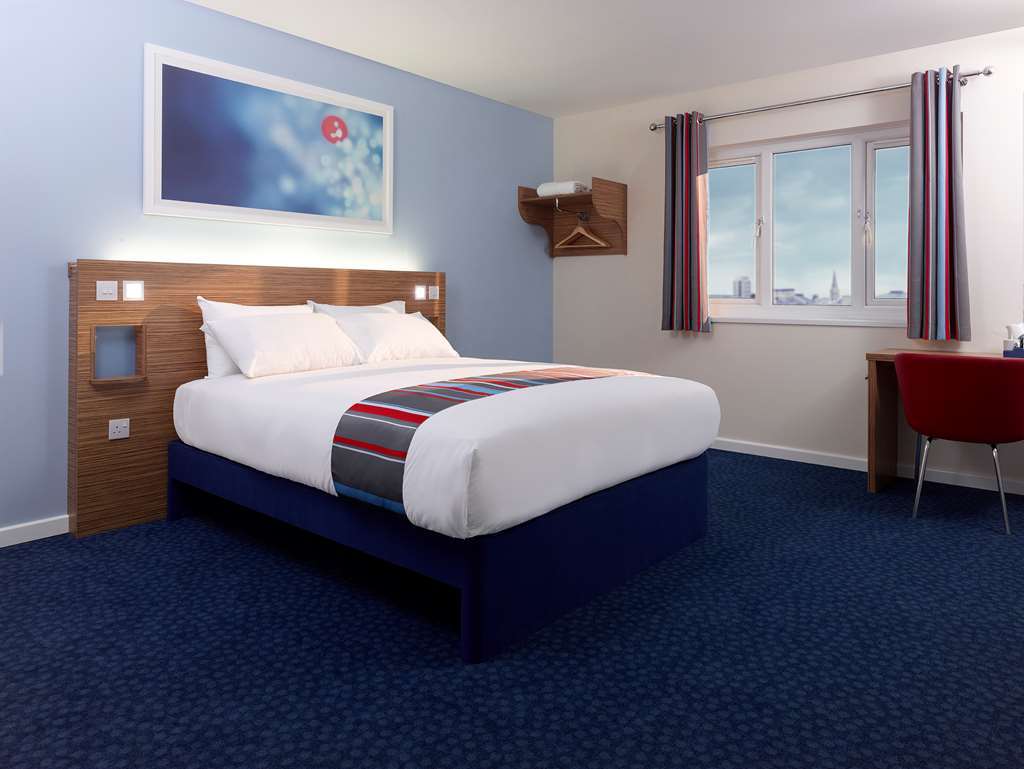 Travelodge Bracknell Central Room photo