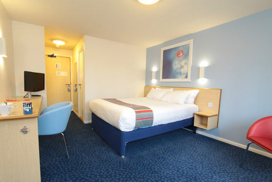 Travelodge Bracknell Central Room photo
